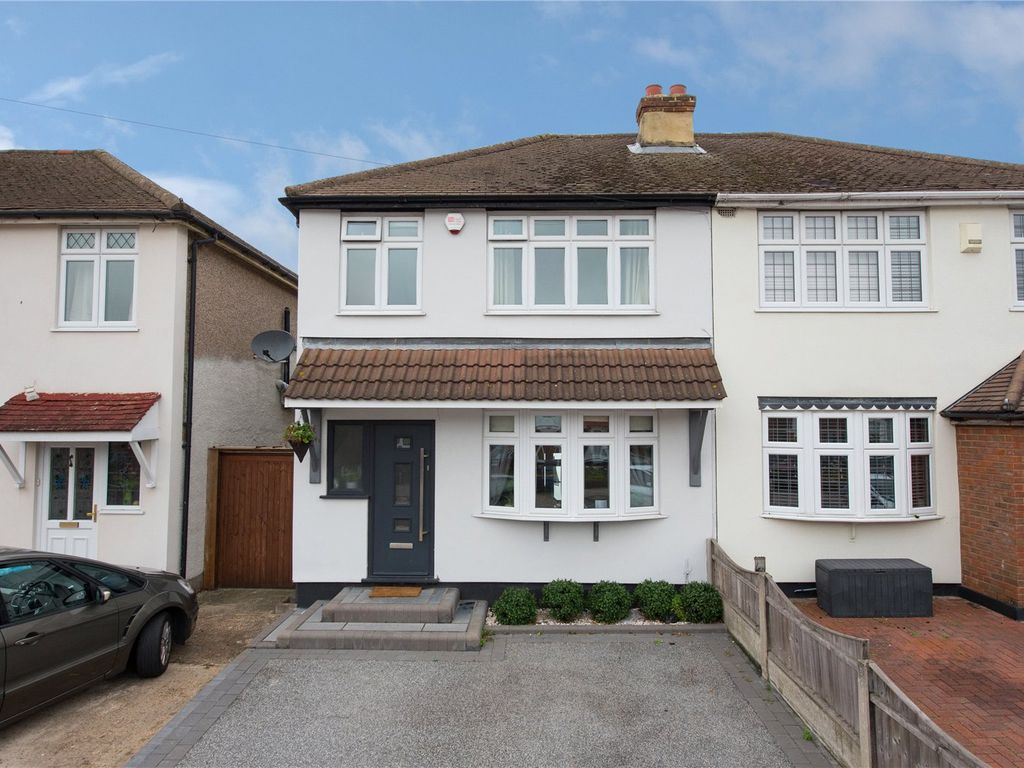 3 bed semidetached house for sale in Church Road, Harold Wood, Romford