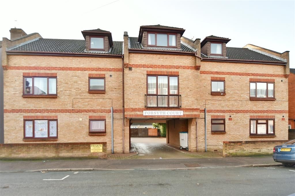 2 bed flat for sale in Strover Street, Gillingham, Kent ME7, £190,000