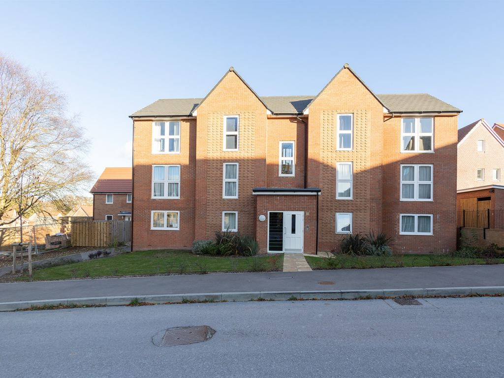 2 bed flat for sale in Condor Way, Rooksdown, Basingstoke RG24, £84,000