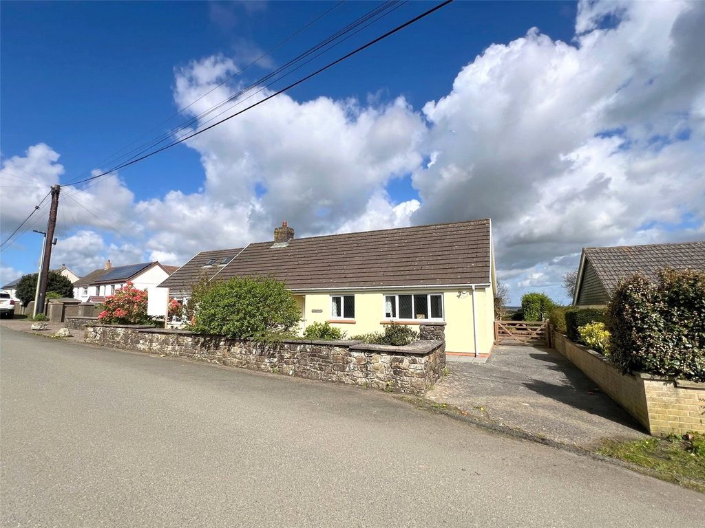 3 bed bungalow for sale in Chapel Road, Keeston, Hwlffordd SA62, £