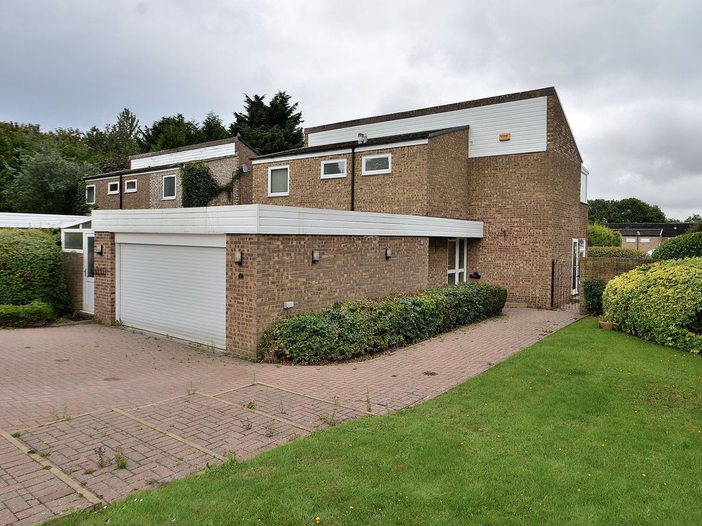 4 bed detached house for sale in Medland, Woughton Park MK6, £550,000
