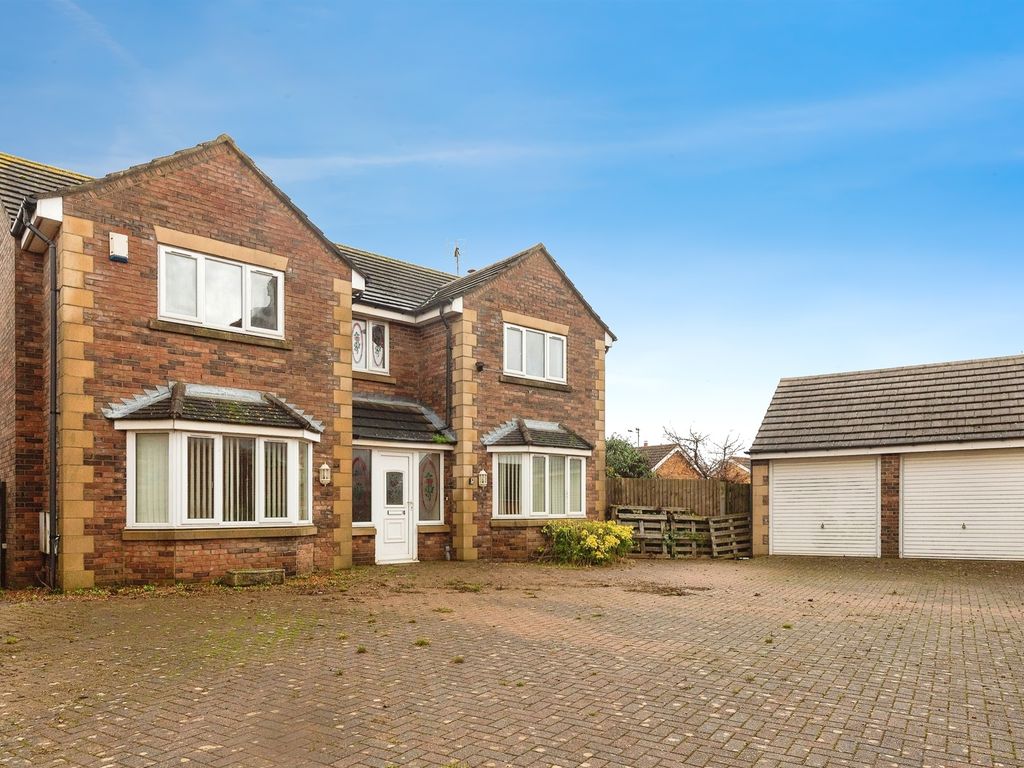 4 bed detached house for sale in Waterside Gardens, Whittlesey