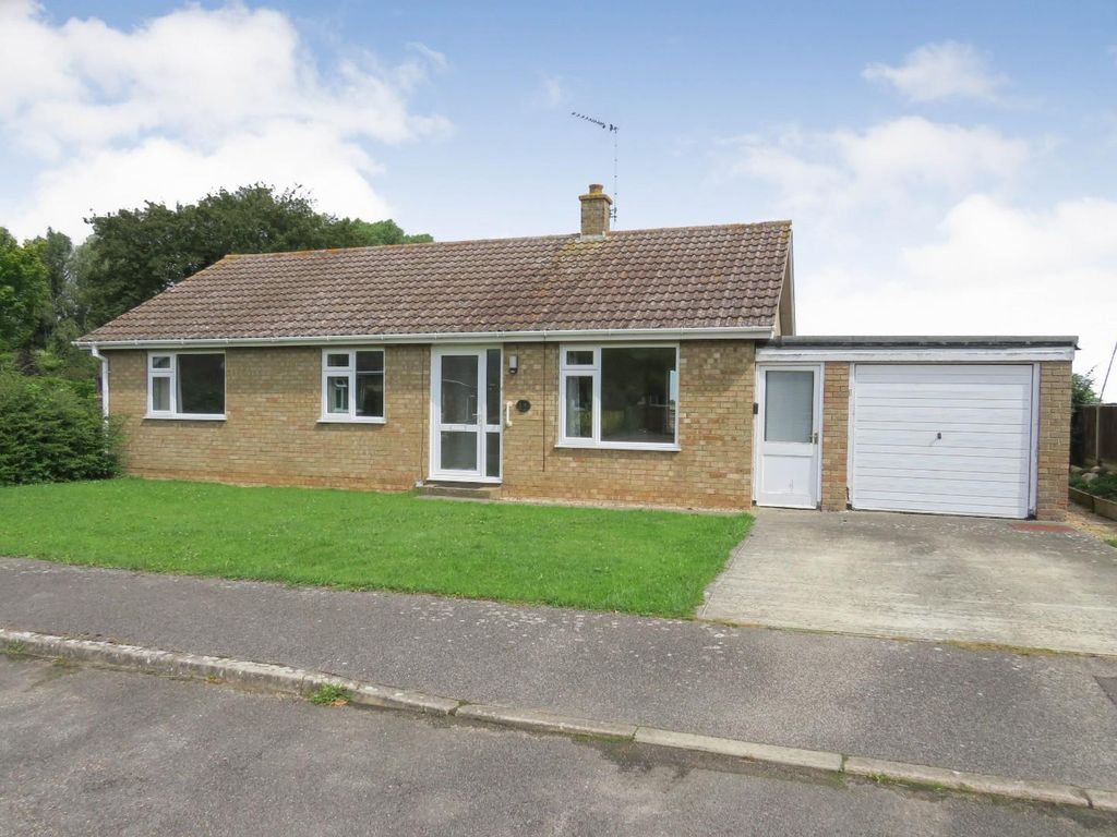 3 bed detached bungalow for sale in North Lawn, Southery, Downham