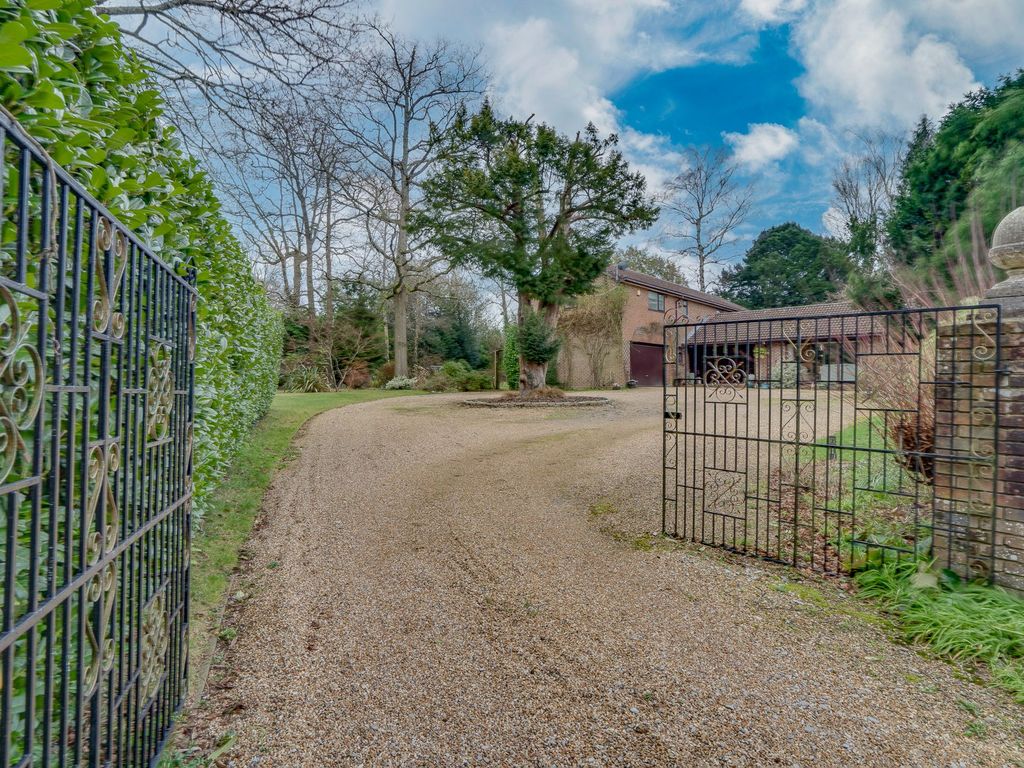 4 bed detached house for sale in Thornbury Wood, Chandler's Ford SO53