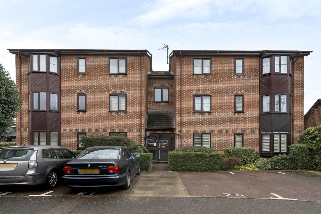 2 bed flat for sale in Aylesbury, Buckinghamshire HP21 Zoopla