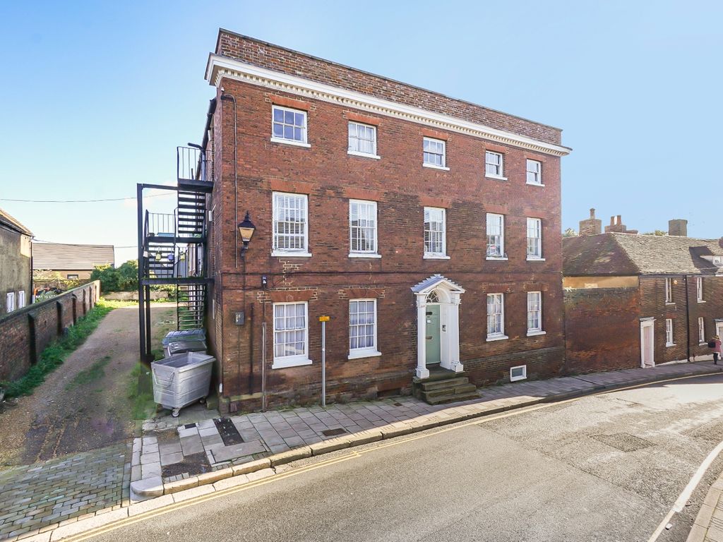 2 bed flat for sale in High Street, Milton Regis, Sittingbourne ME10