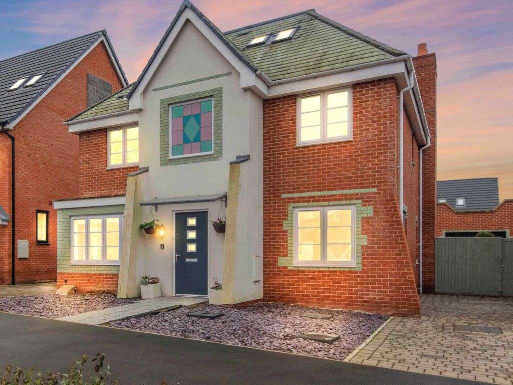 5 bed detached house for sale in Kennedy Avenue, Daws Hill Lane, High