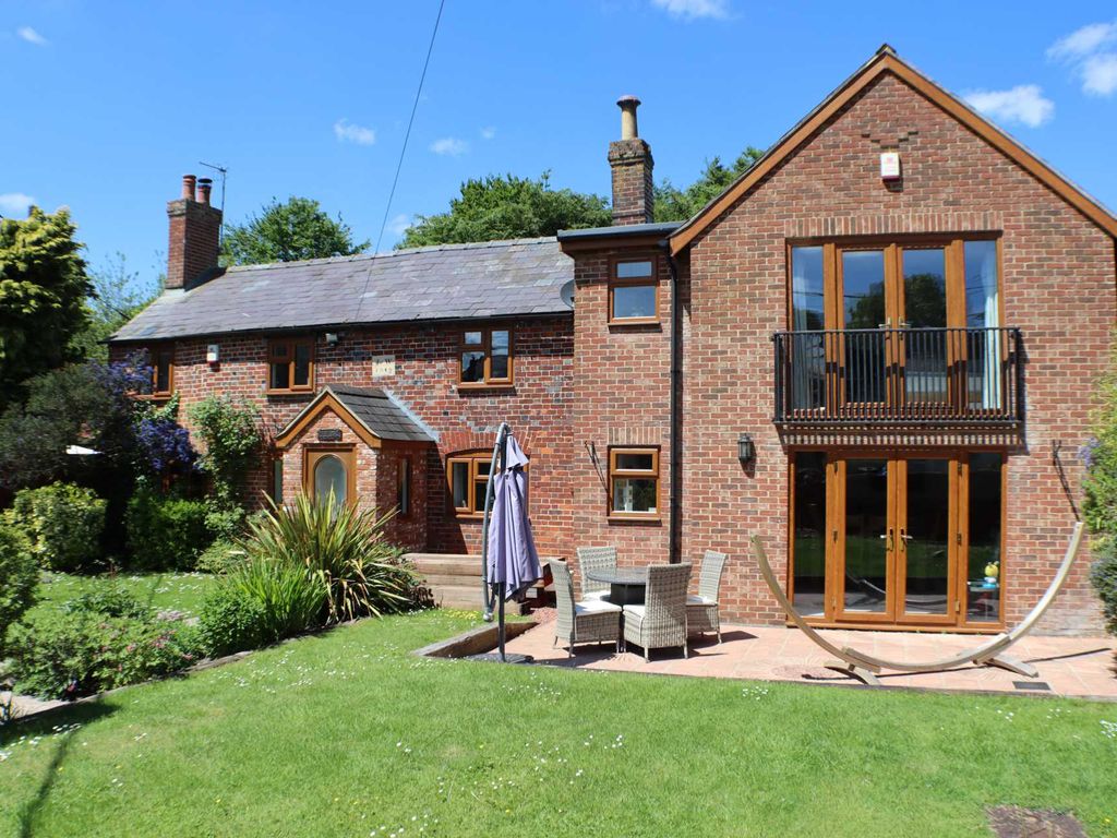 4 bed detached house for sale in Bottom Lane, Ogbourne St SN8