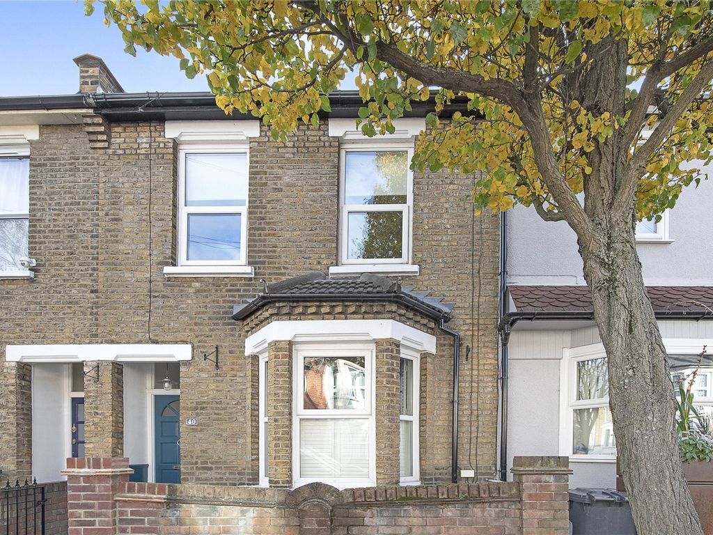 4 bed terraced house to rent in Melford Road, Leytonstone, London E11