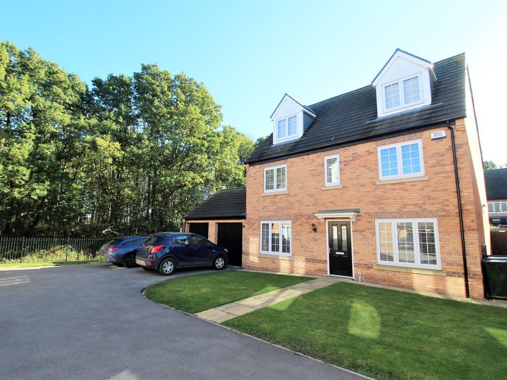 5 bed detached house for sale in Bancroft Drive, Auckley, Doncaster