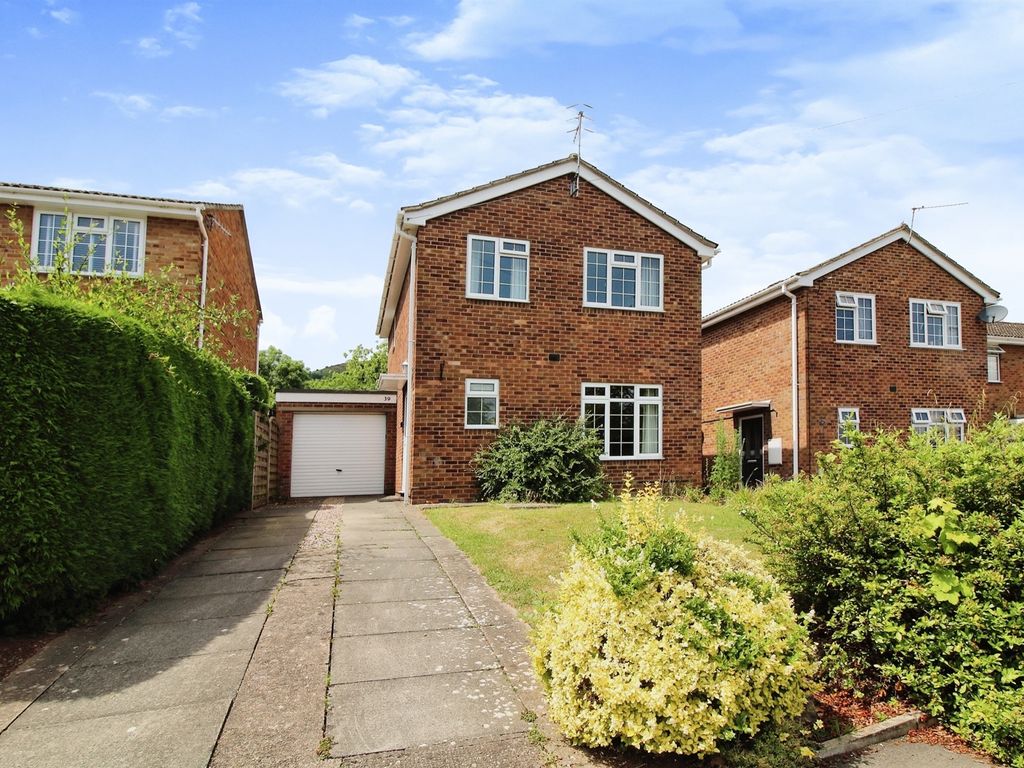 3 bed detached house for sale in Kingshill Close, Malvern WR14 Zoopla
