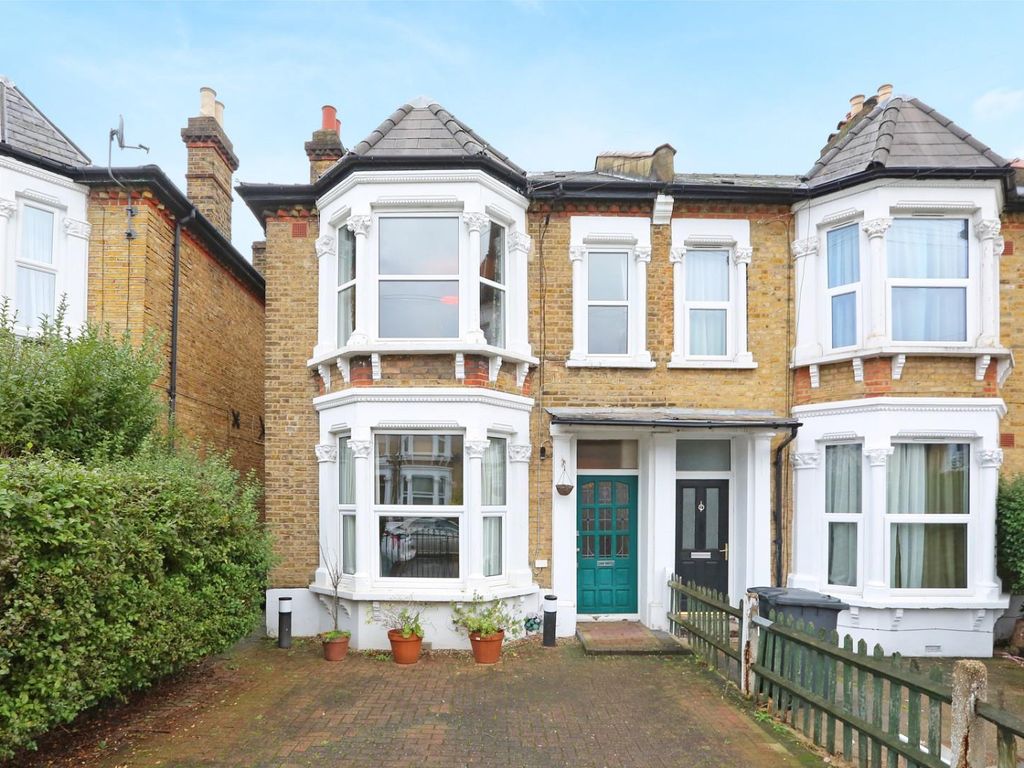 2 bed flat for sale in Hurstbourne Road, Forest Hill SE23, £425,000