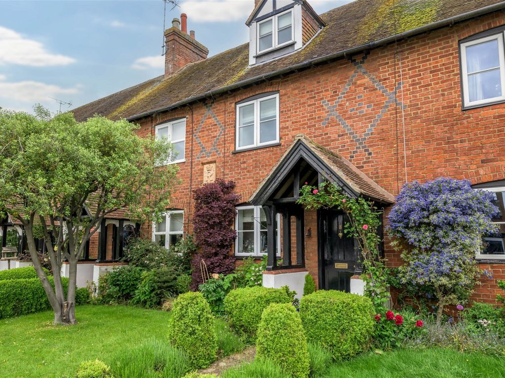 3 bed terraced house for sale in New Zealand Gardens, Wing