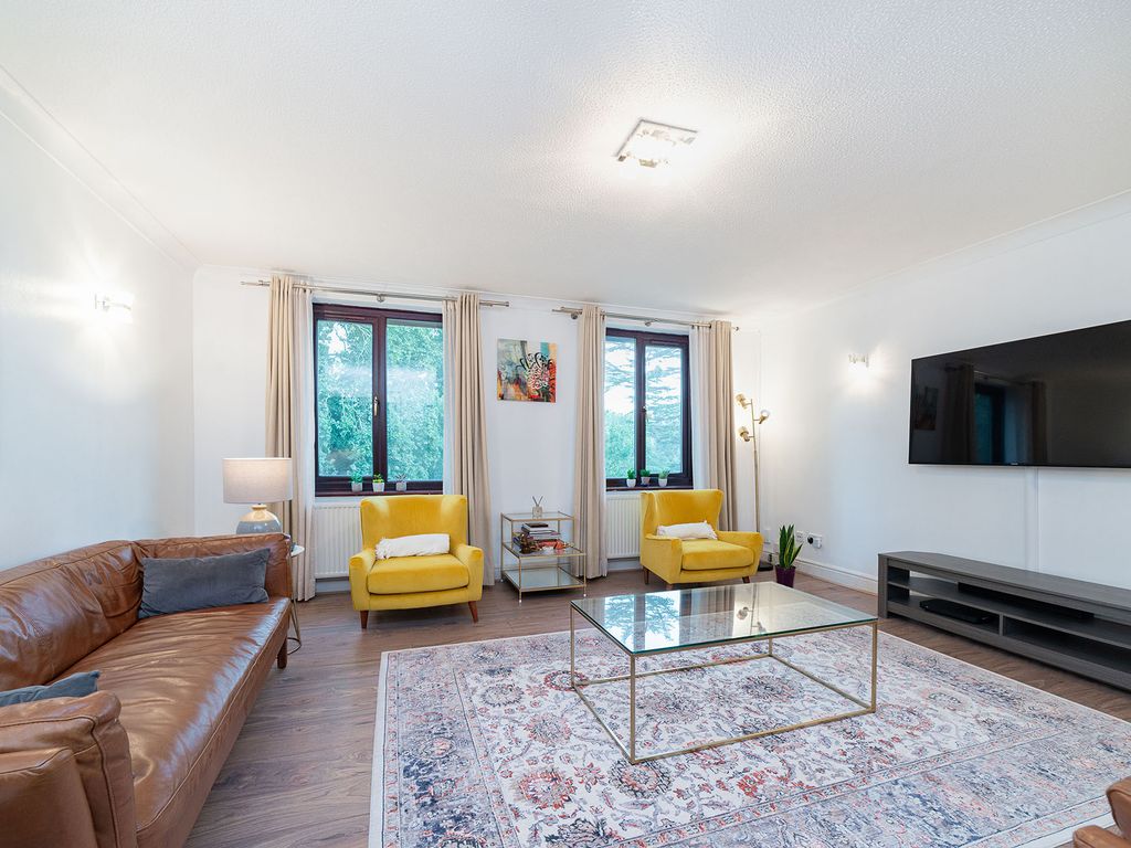 4 bed town house to rent in Harrow Field Gardens, Harrow On The Hill