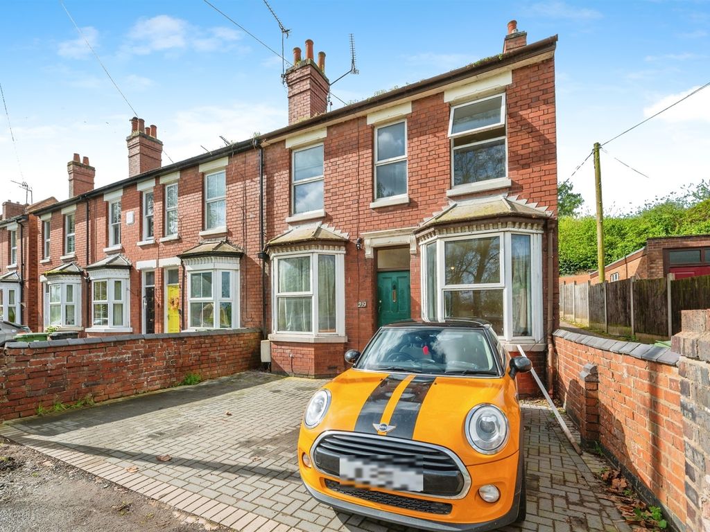 3 bed end terrace house for sale in Hylton Road, Worcester WR2, £