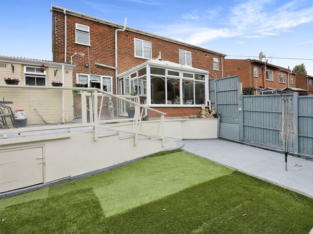 3 bed semidetached house for sale in Raleigh Road, Bradley, Bilston