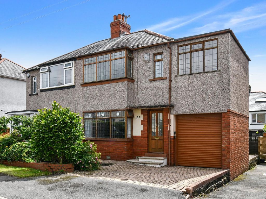 3 bed semidetached house for sale in Barfield Drive, Yeadon, Leeds