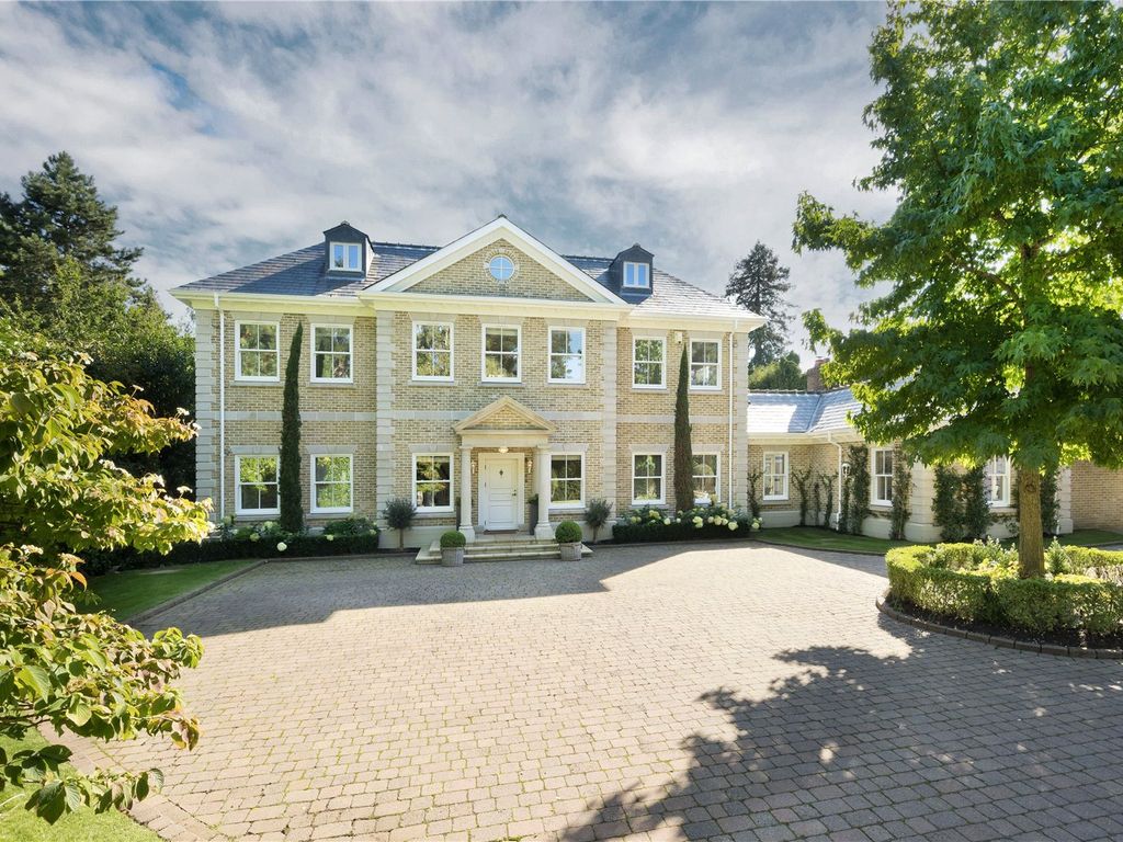 7 bed detached house for sale in Camp End Road, St Hill