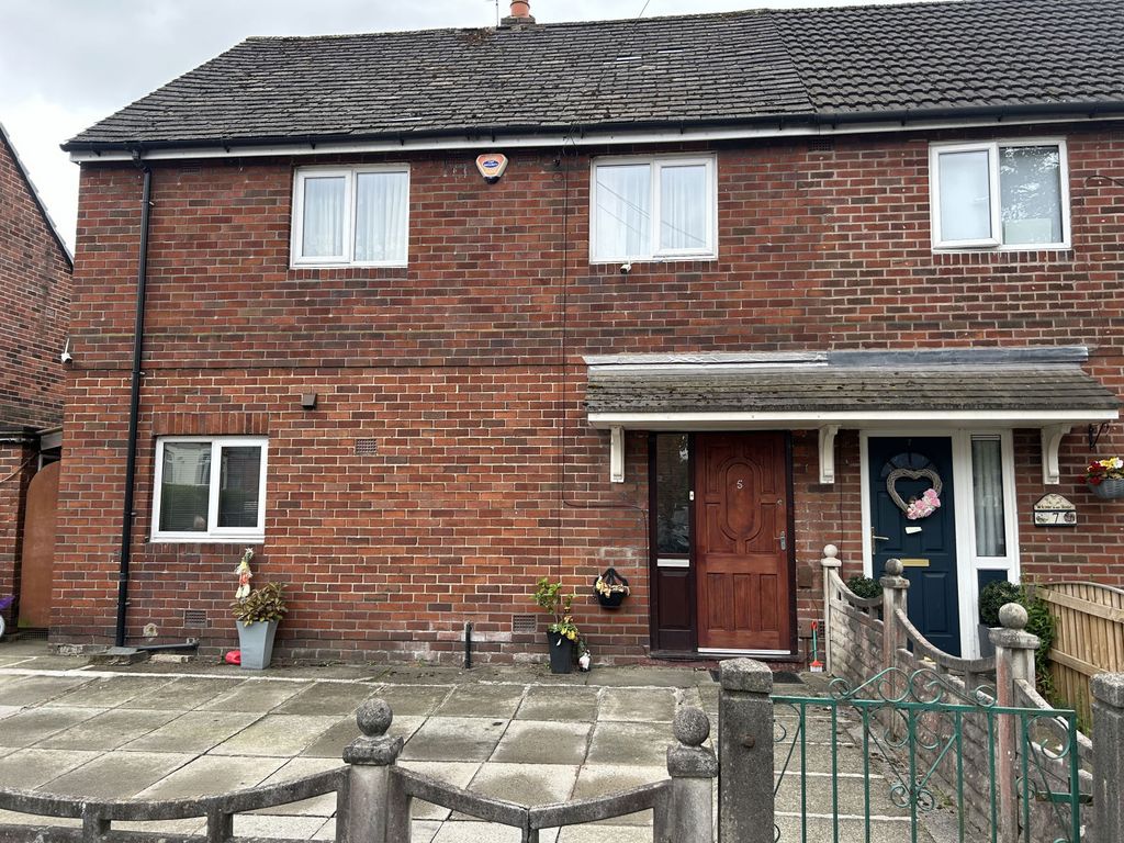 3 bed semidetached house for sale in Eldon Street, Leigh WN7, £140,000