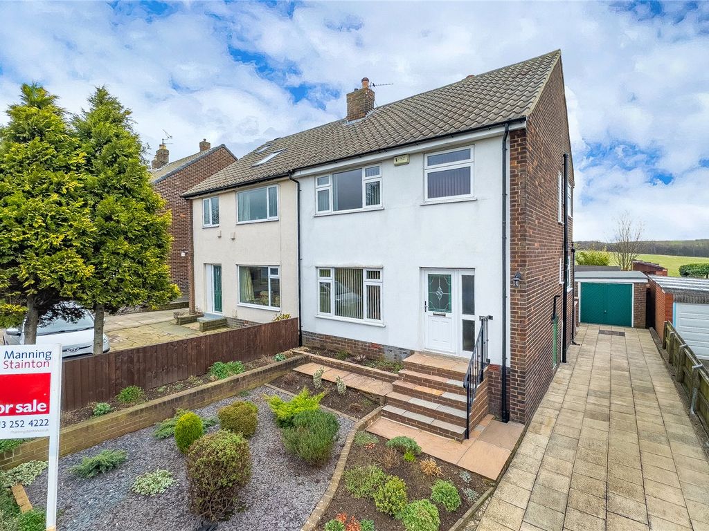 3 bed semidetached house for sale in Scotchman Lane, Morley, Leeds