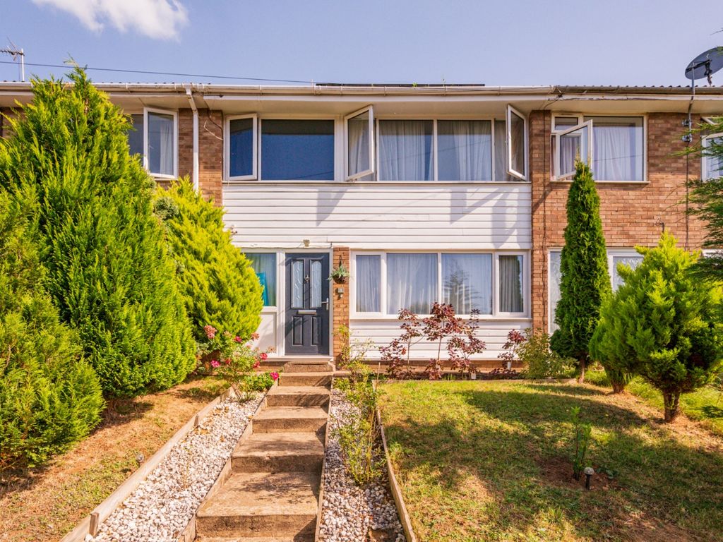 3 bed terraced house for sale in Severn Way, Kettering NN16, £210,000