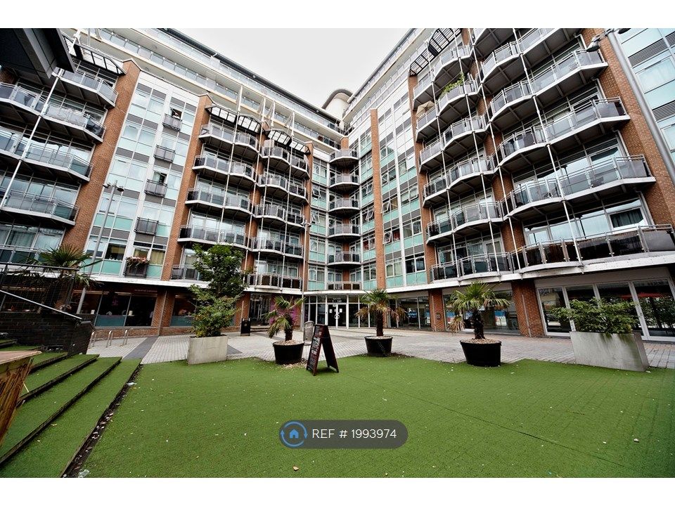 2 bed flat to rent in Stratford, London E15, £1,985 pcm Zoopla
