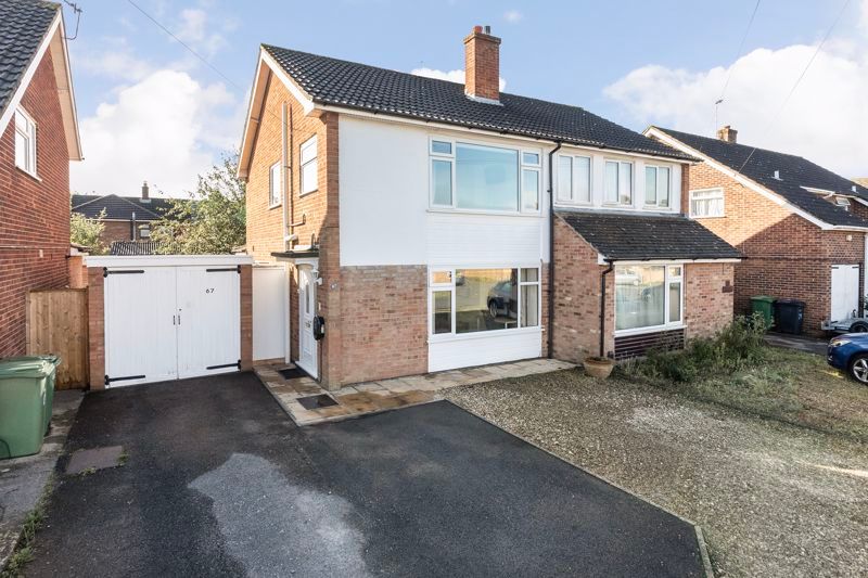 3 bed semidetached house for sale in Parsons Mead, Abingdon OX14, £