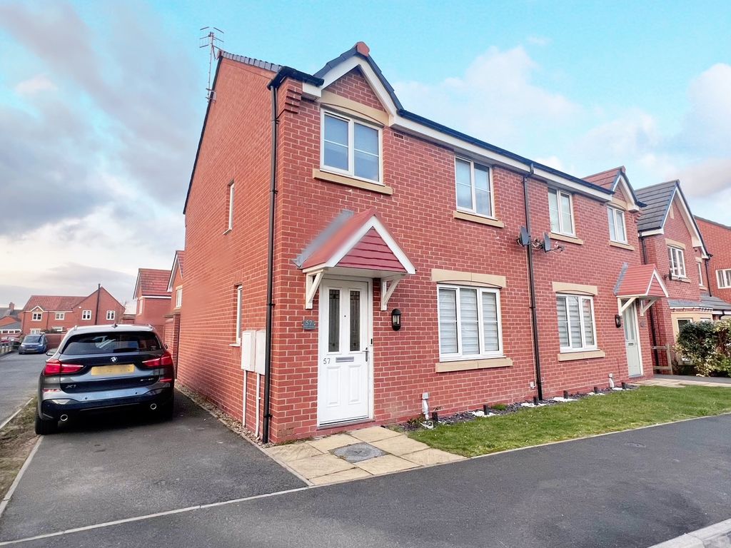 3 bed semidetached house to rent in Manor House Court, Chesterfield