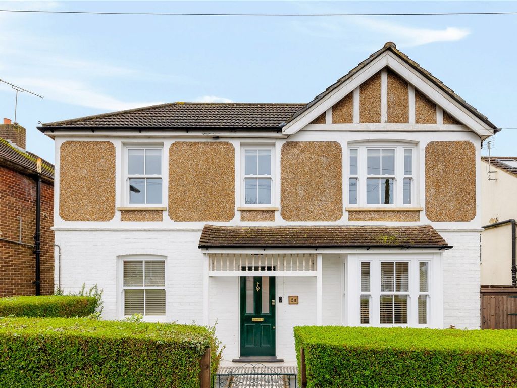 3 bed detached house for sale in St. Michaels Road, Caterham CR3, £