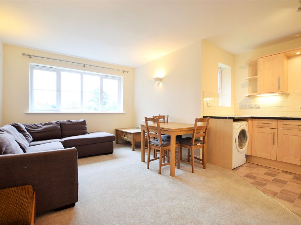 2 bed flat to rent in Highclere Court, 10 Whitley Wood Road, Reading