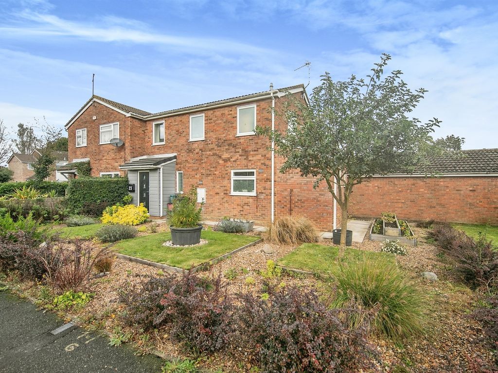 3 bed semidetached house for sale in Lucerne Road, Elmstead