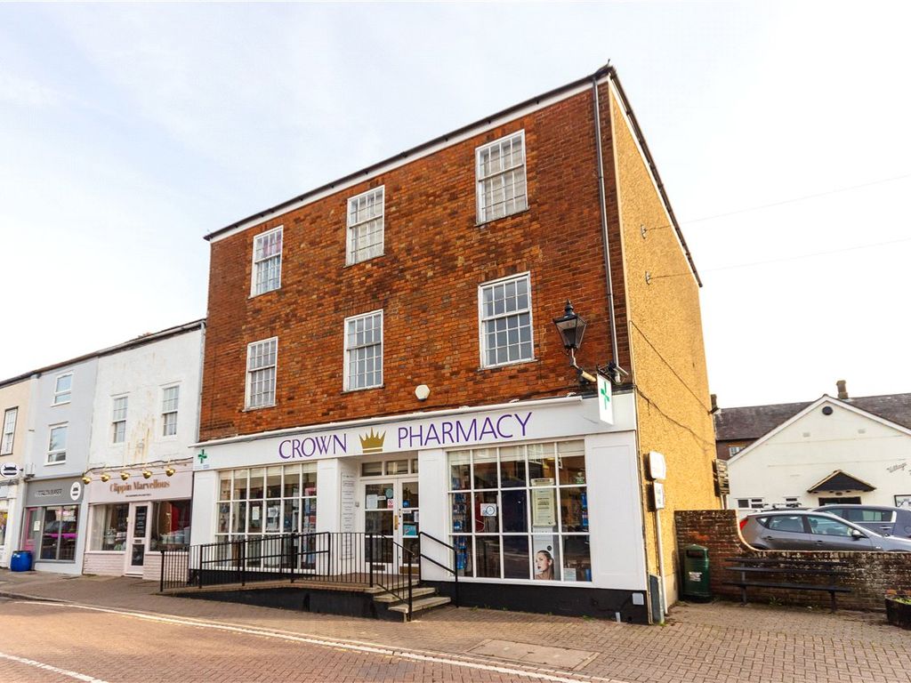 1 bed flat to rent in Lily House, Crown Street, Redbourn, Hertfordshire