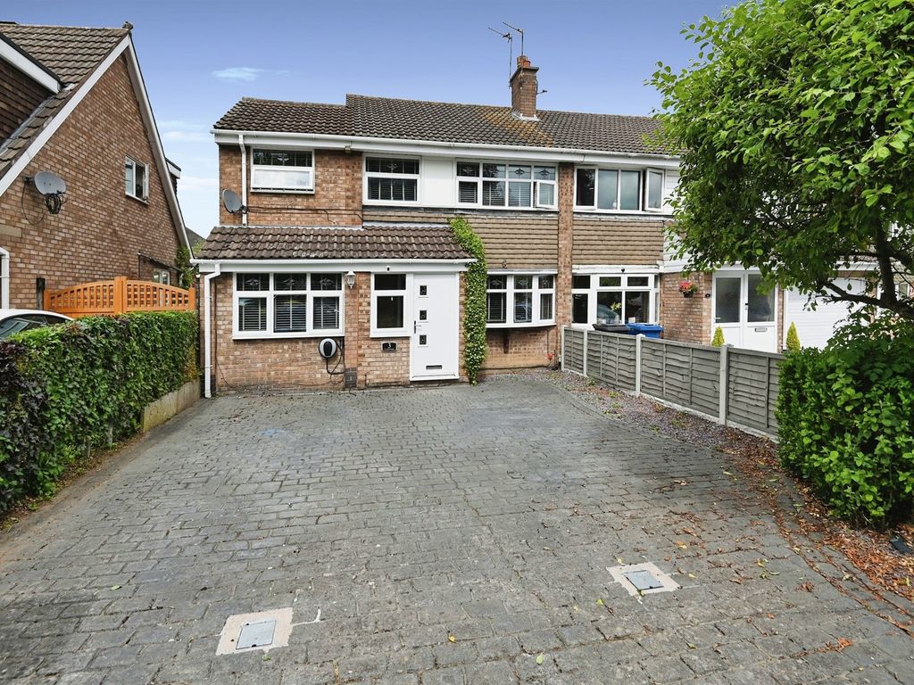 4 bed semidetached house for sale in Castlehall, Tamworth B77, £