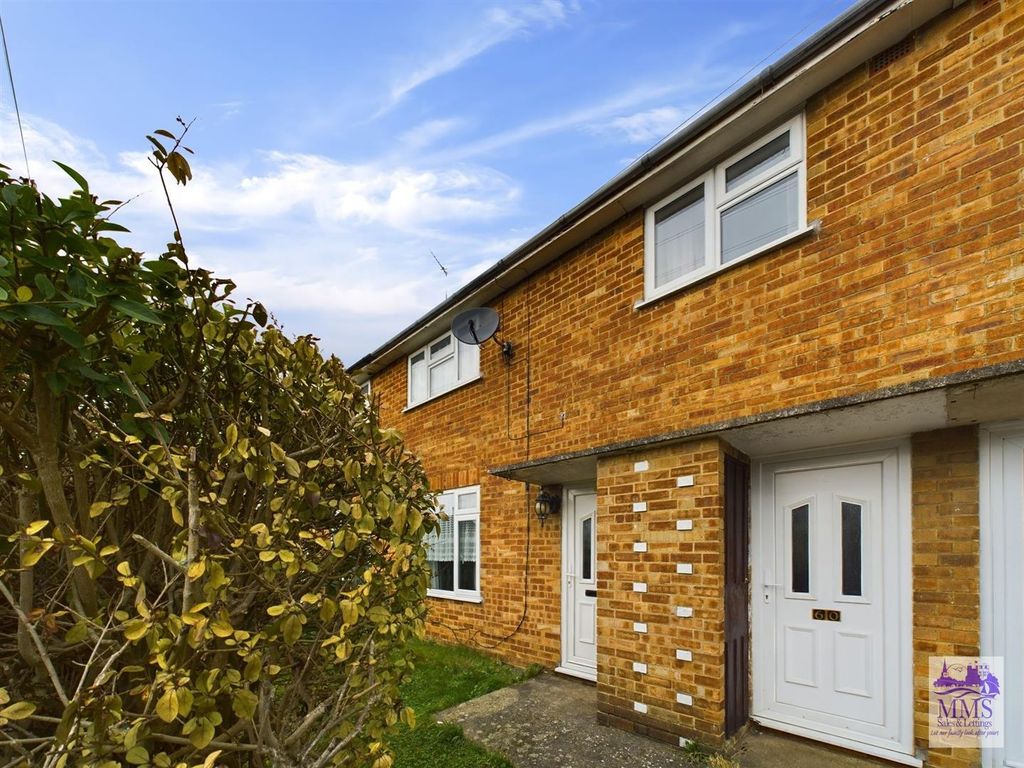 3 bed property for sale in Laburnum Road, Strood, Rochester ME2, £