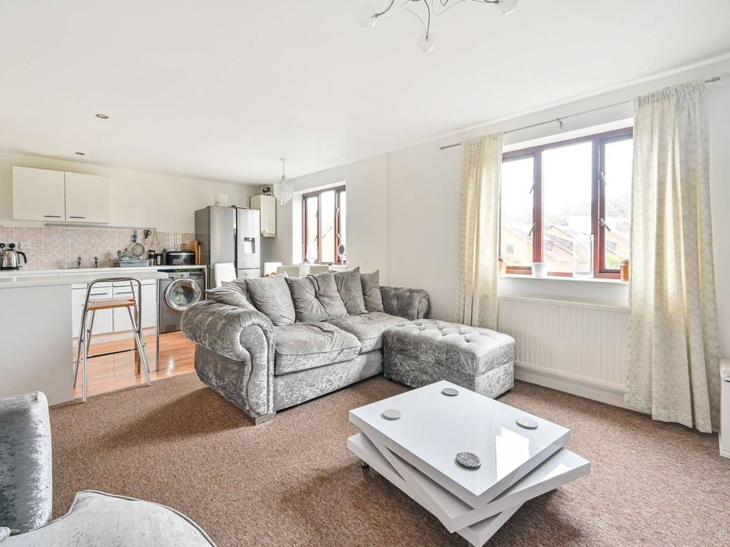 2 bed flat for sale in Park Road, North Kingston, Kingston Upon Thames