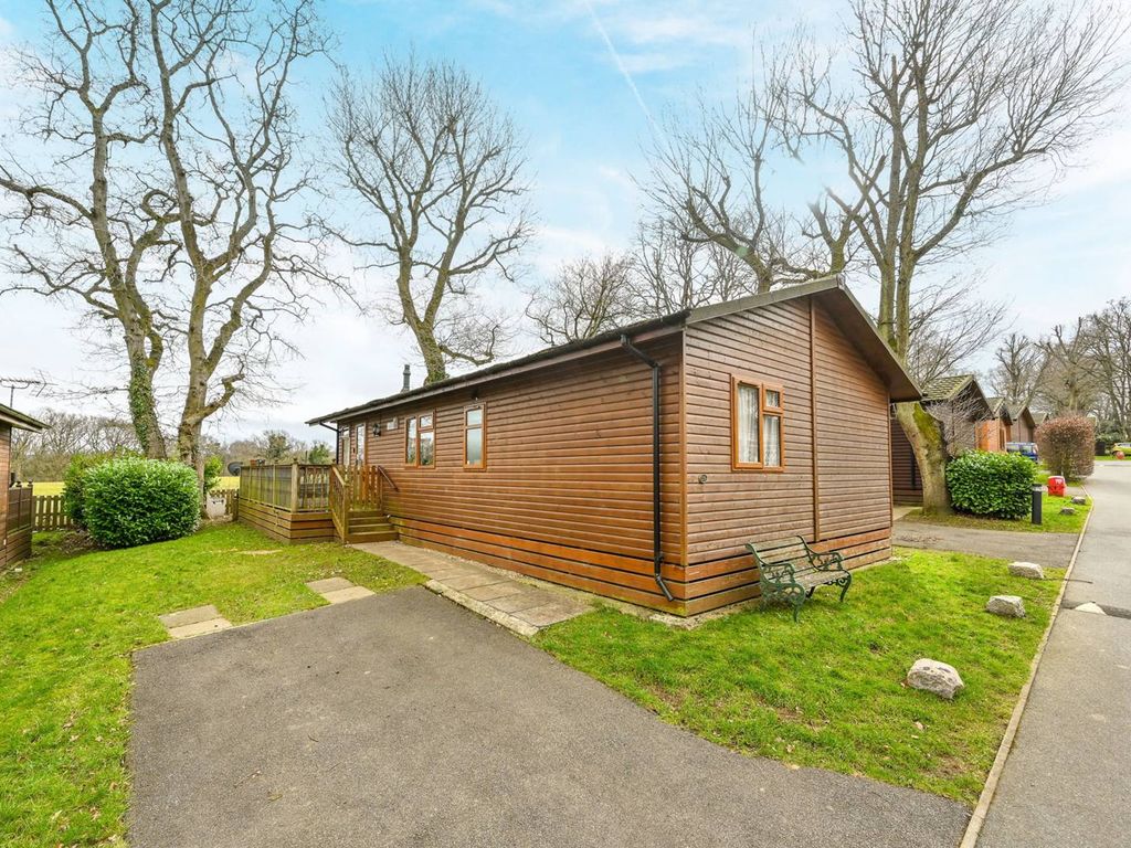 2 bed mobile/park home for sale in Edgeley Park, Farley Green