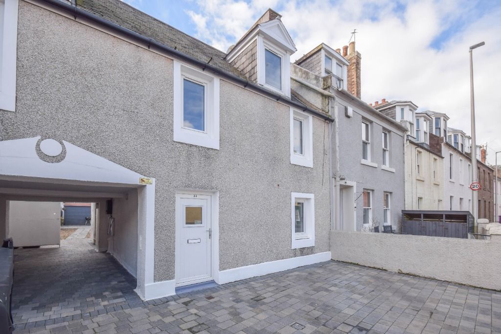 1 bed flat to rent in Marketgate, Arbroath, Angus DD11 Zoopla