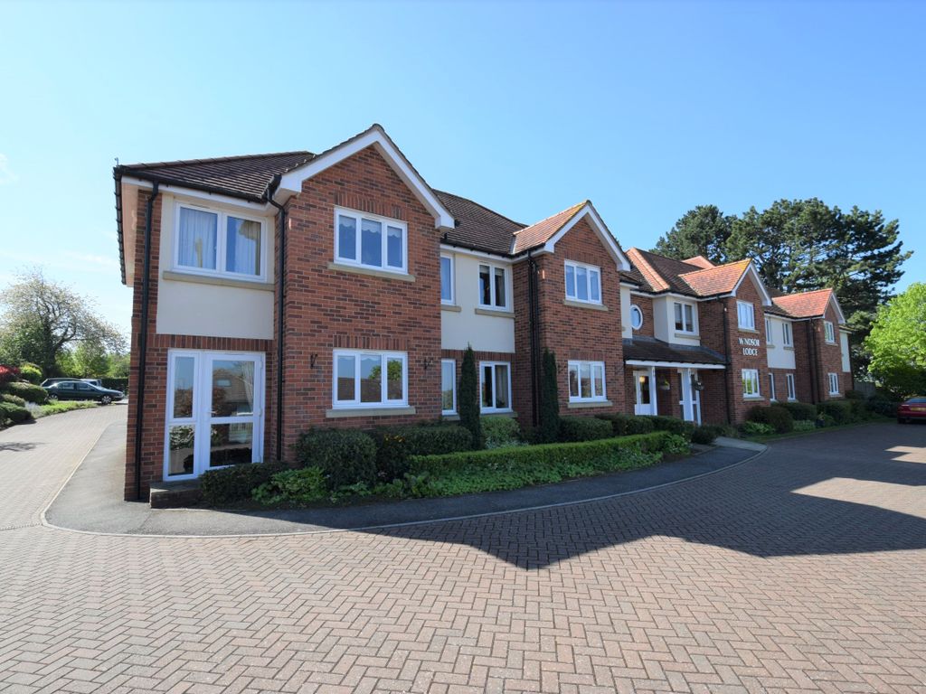 1 bed flat to rent in Windsor Lodge, Wellington Avenue, Princes