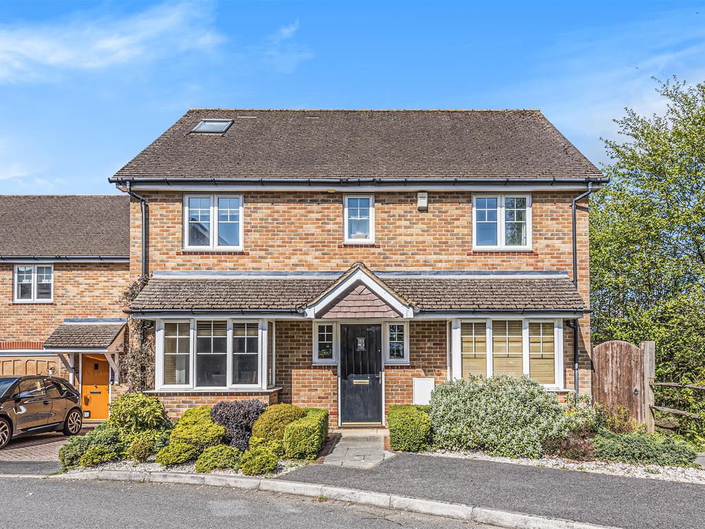 5 bed property for sale in Lark Rise, Liphook GU30 Zoopla