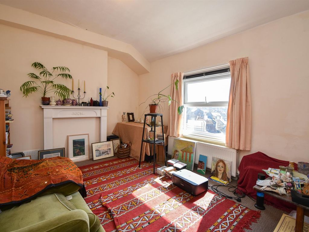 2 bed flat for sale in Nelson Road, Hastings TN34, £150,000 Zoopla