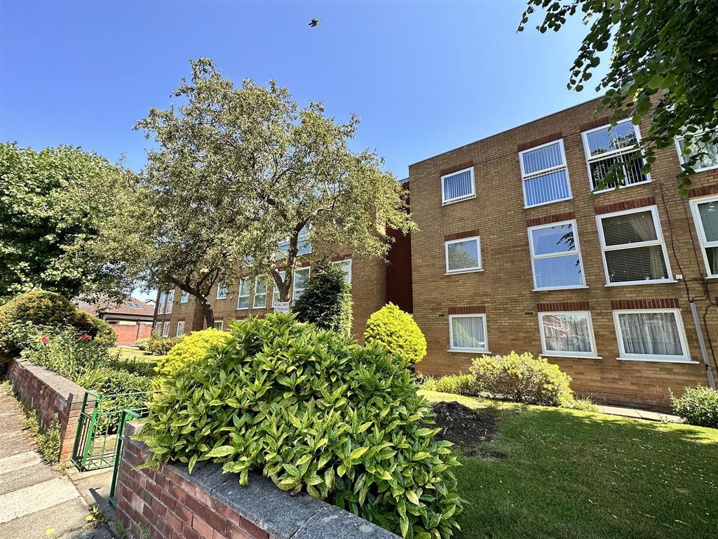 2 bed flat for sale in Imperial Avenue, Wallasey CH45 Zoopla