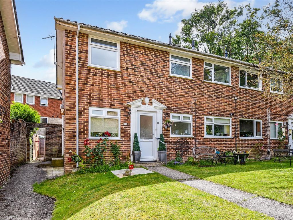 2 bed for sale in Neville Close, Andover SP10, £185,000 Zoopla