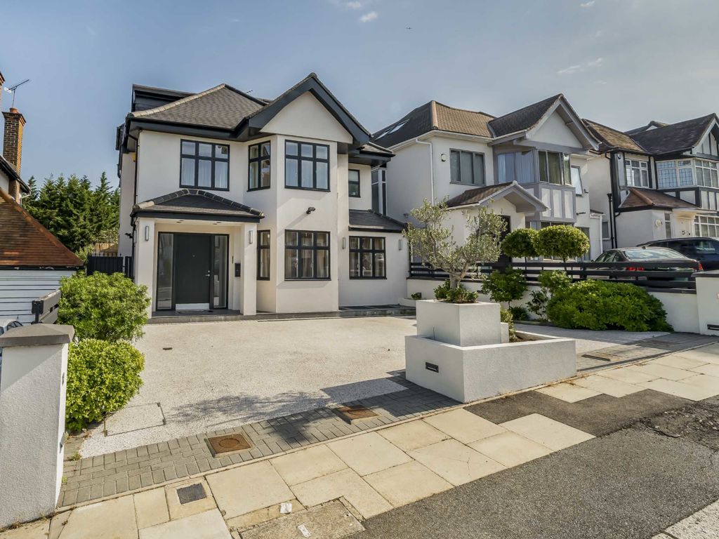 5 bed detached house for sale in Edgeworth Crescent, London NW4, £