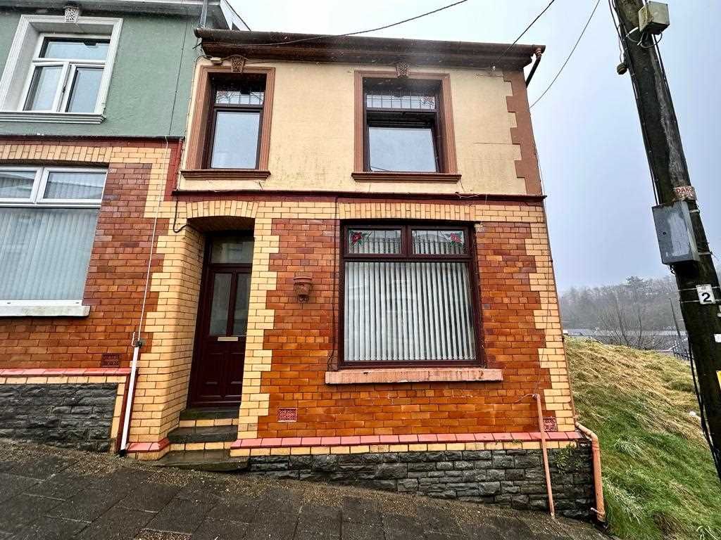 3 bed end terrace house for sale in David Street, Penygraig, Tonypandy