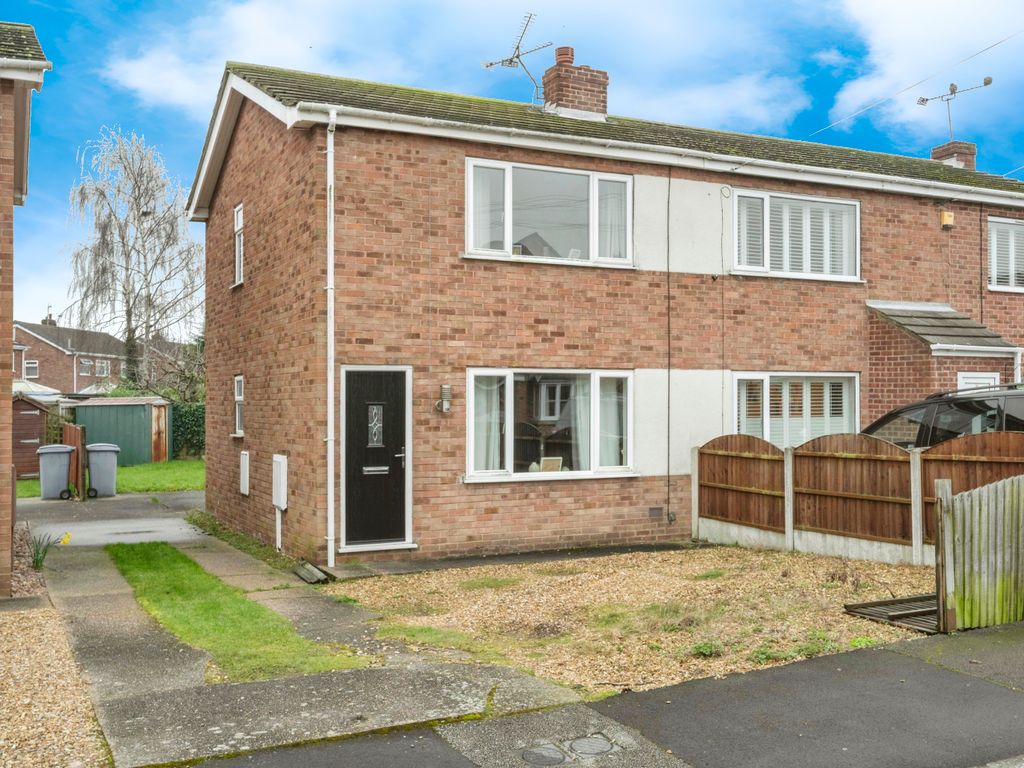 2 bed semidetached house for sale in Camborne Crescent, Retford