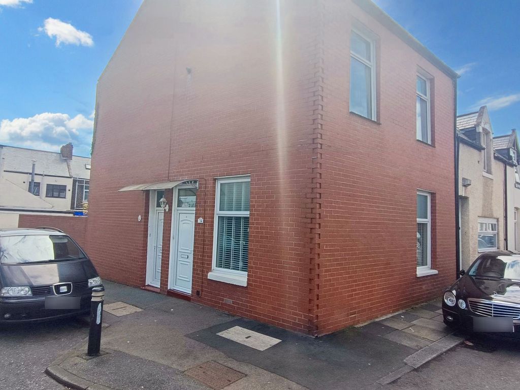 2 bed flat for sale in St. Marks Road, Sunderland SR4, £39,000 Zoopla