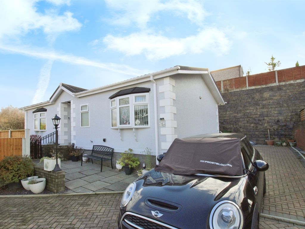 2 bed mobile/park home for sale in Queens Drive, Cambrian Residential