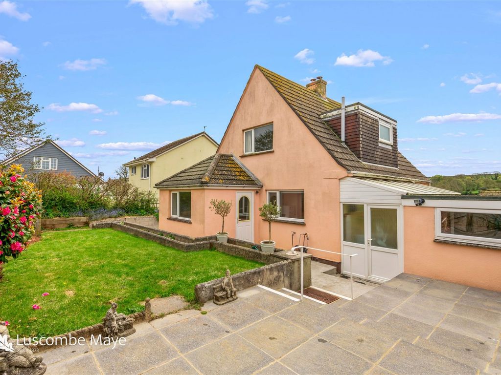 2 bed link detached house for sale in Cotmore Way, Chillington