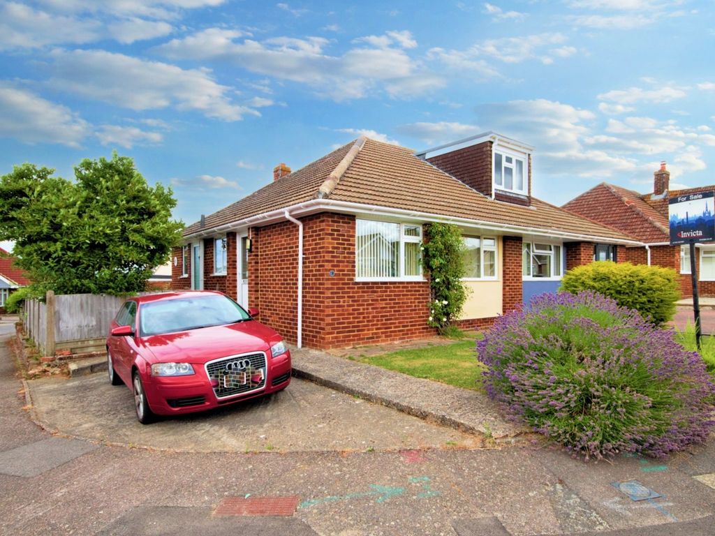 2 bed bungalow for sale in Woodside Gardens, Sittingbourne ME10, £
