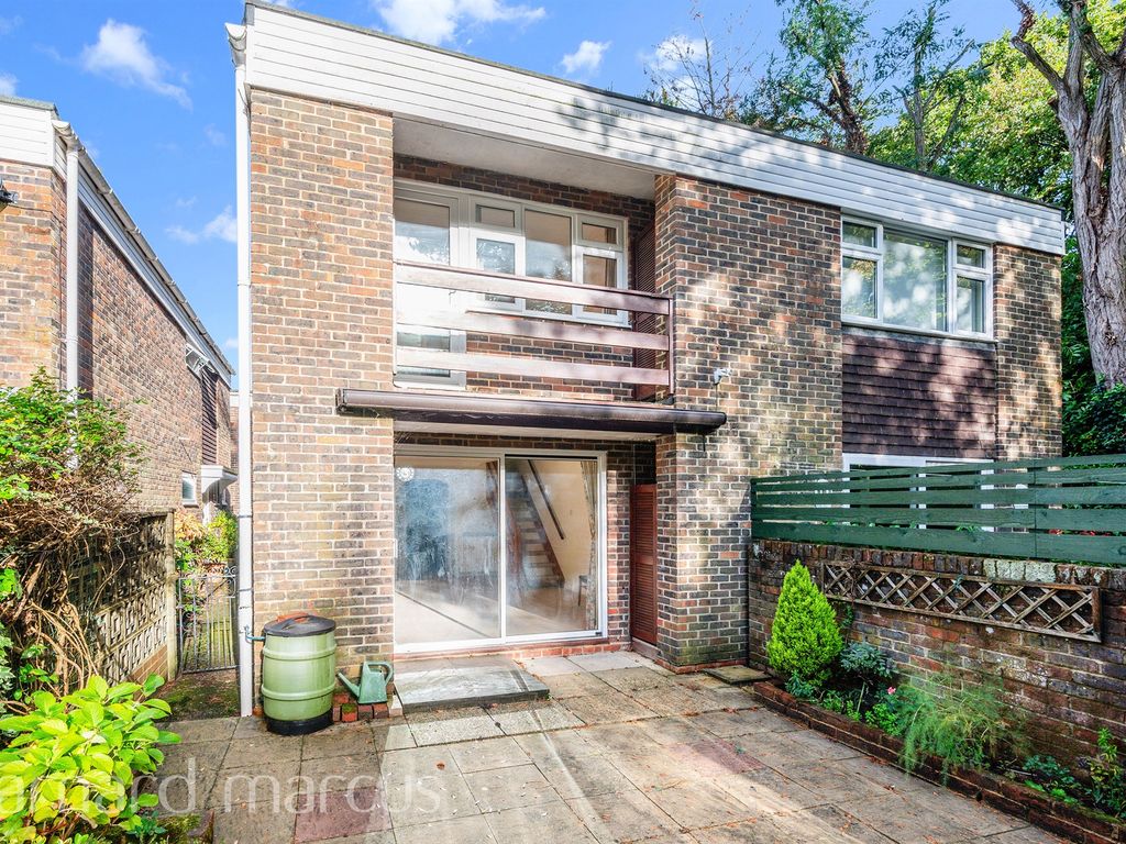 2 bed semidetached house for sale in Ridgeway Road, Dorking RH4, £